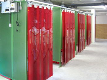 <span style="font-weight: bold; font-style: italic;">защитные ограждения рабочих зон </span>